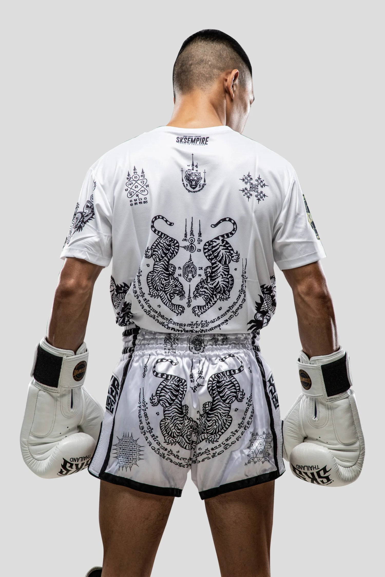 SKS Muay Thai Shorts Sakyant “Tiger & Dragon” - Weiß / Schwarz
