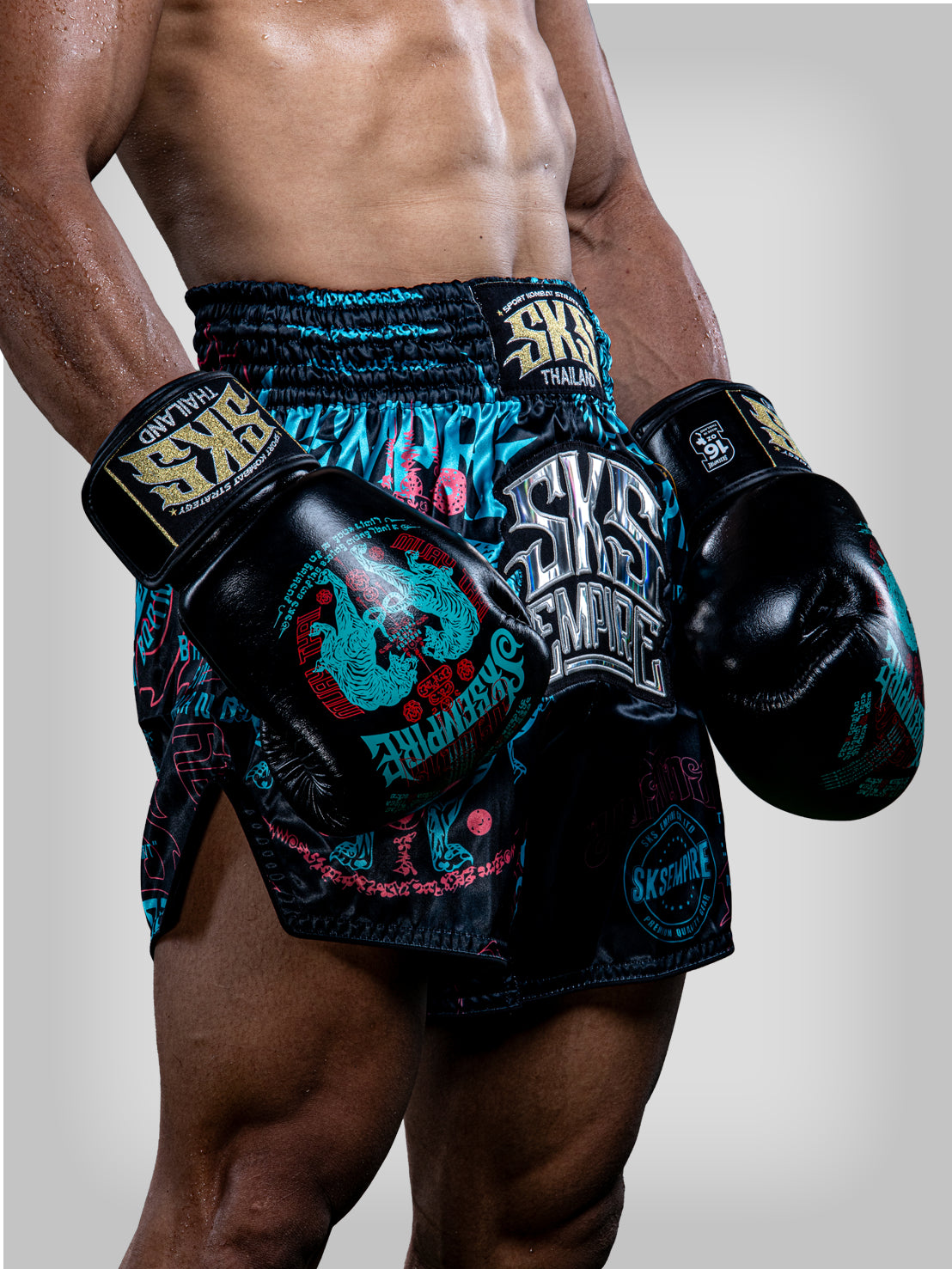 SKS Empire Boxhandschuhe - Sak Yant - Stickerbomb - Schwarz / Blau