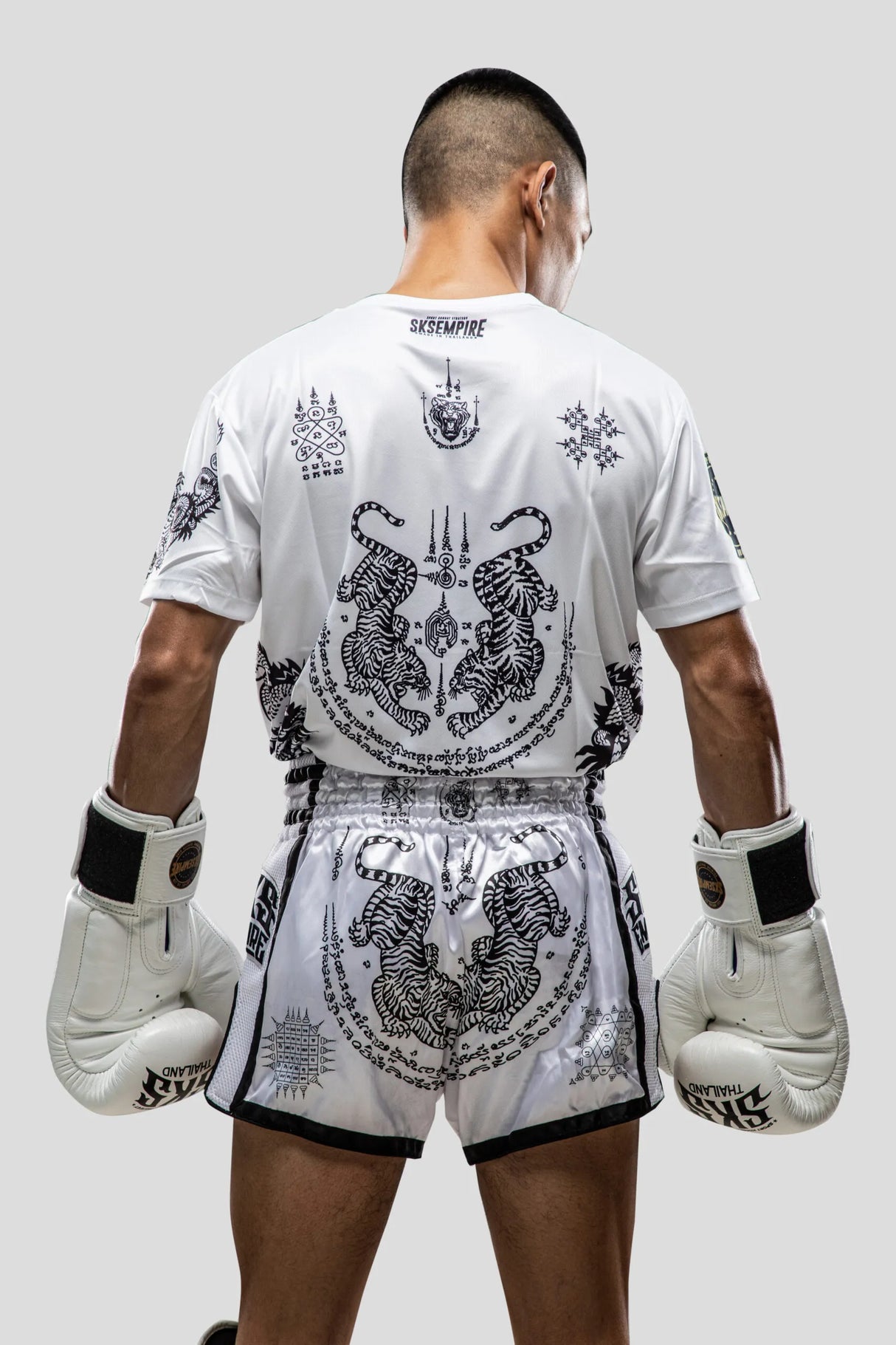 SKS Muay Thai Shorts Sakyant “Tiger & Dragon” - Weiß / Schwarz