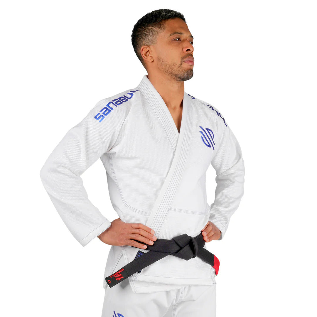 Sanabul Essential Leichtgewicht Brasilianisches Jiu Jitsu Gi - Vorgewaschene Baumwolle - IBJJF genehmigt - Weiß