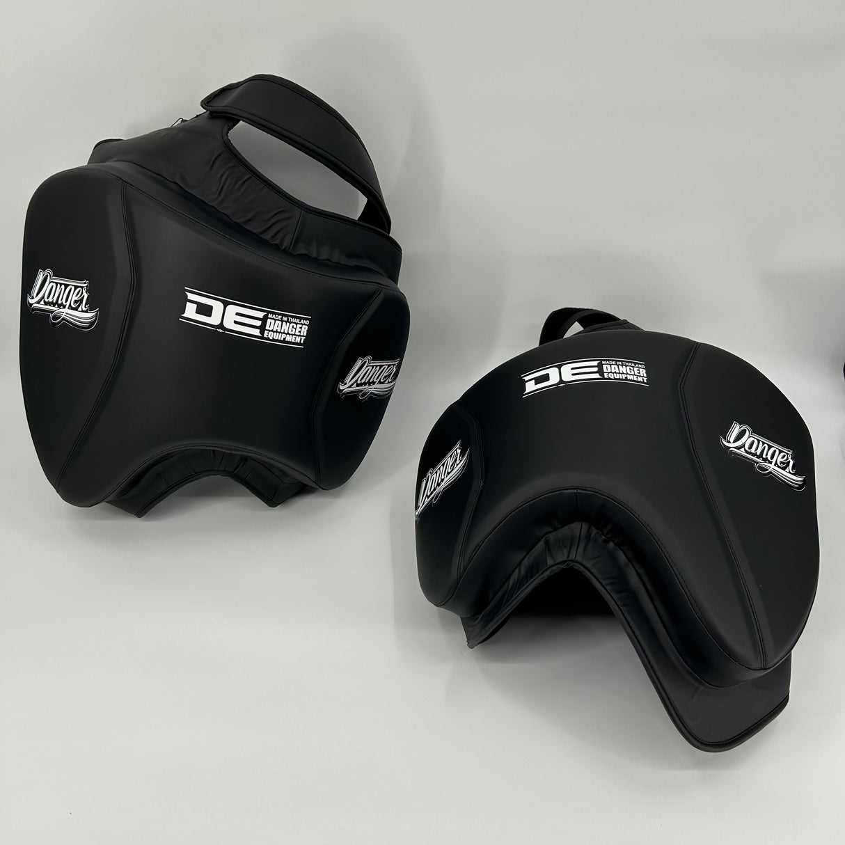 Danger Thigh Pads - Iron Man Beinschild - 1 Paar - schwarz