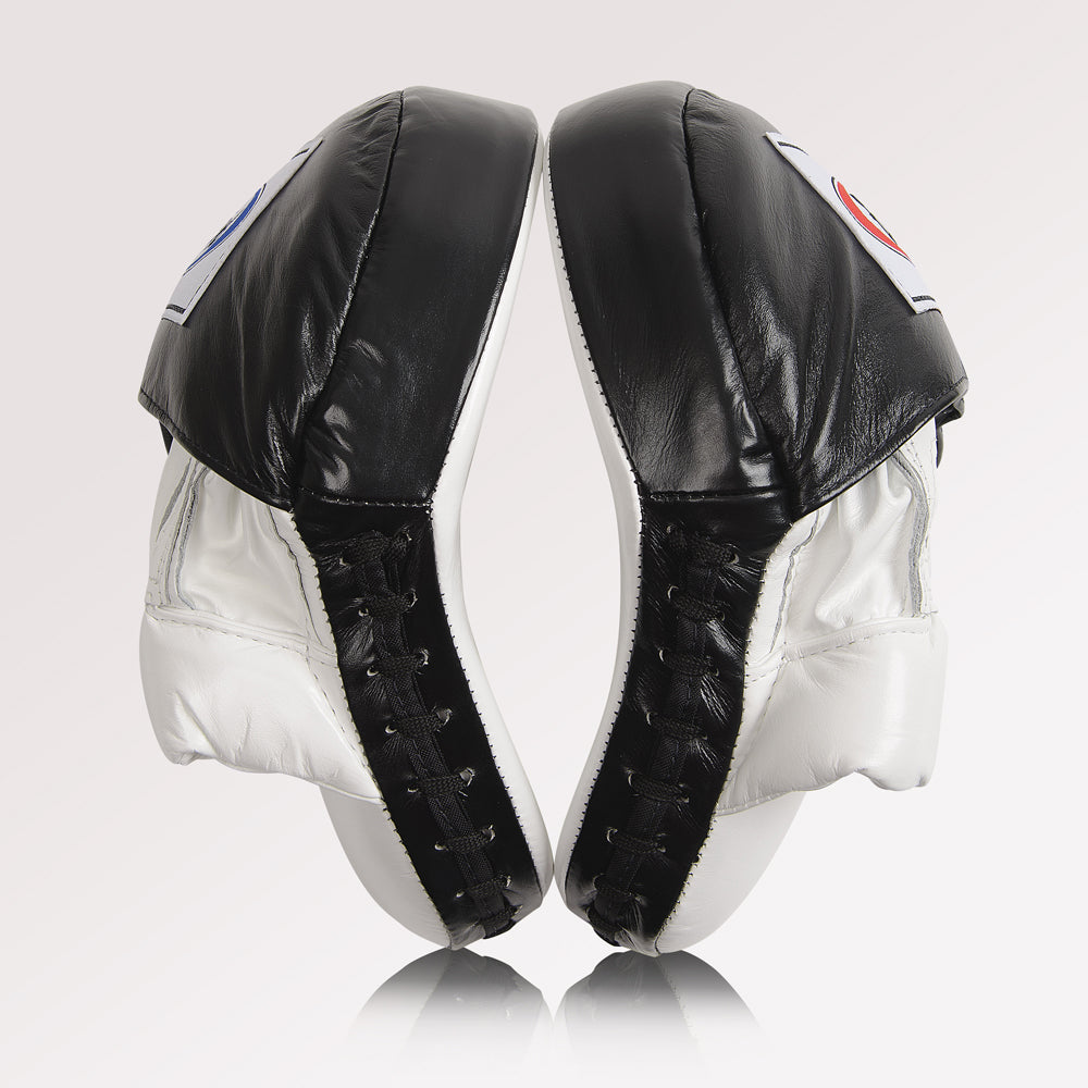 Fairtex FMV9 Ultimate Contoured Focus Mitts - Weiß / Schwarz