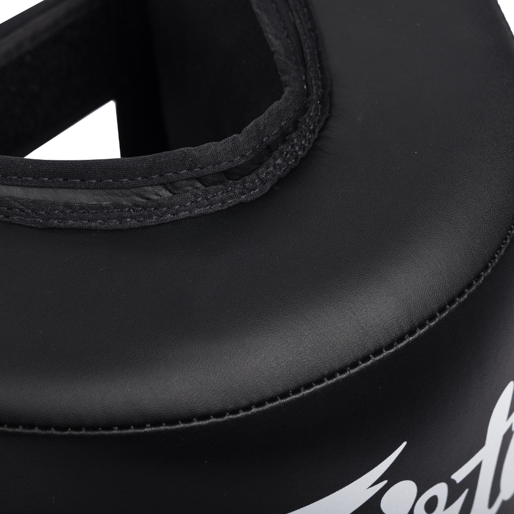 Fairtex SP10 Calfkick Pads - Zwart - Paar – detail van de bovenrand