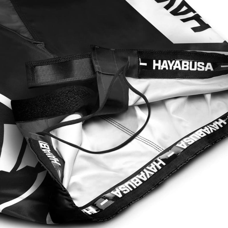 Hayabusa Icon Fight Shorts - Schwarz / Weiß
