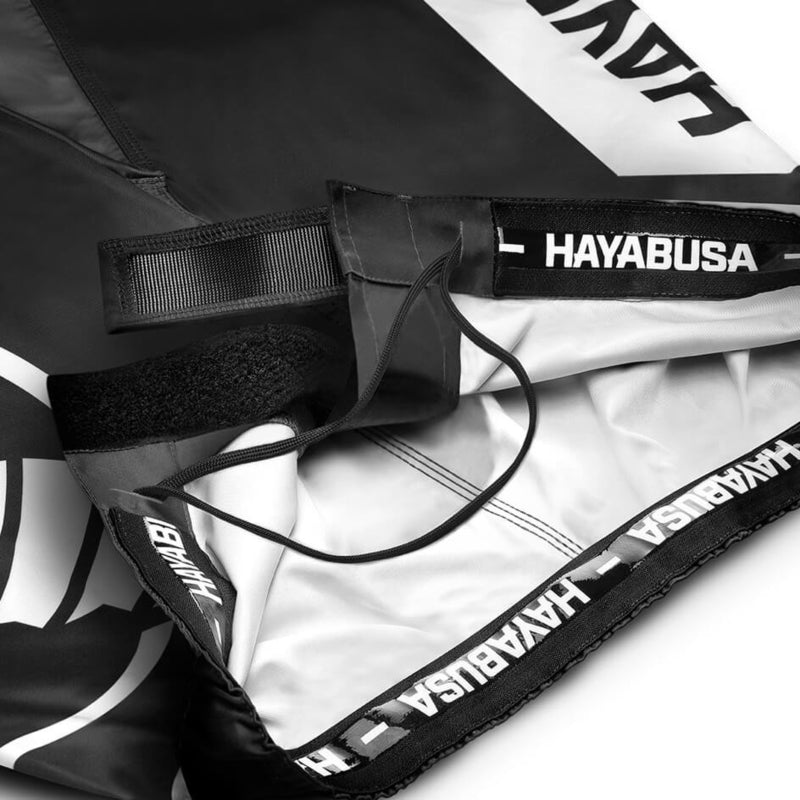 Hayabusa Icon Mid-Length Fight Shorts - Schwarz / Weiß