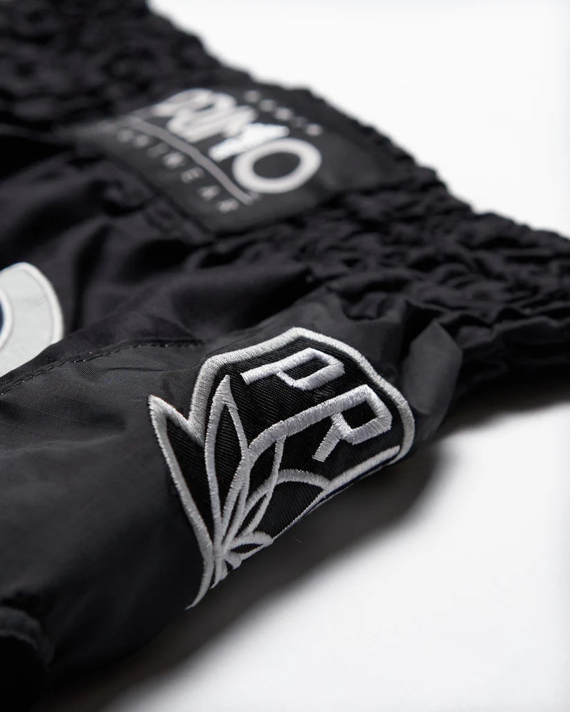 Primo Muay Thai Shorts - Free Flow Series - Gotham's Finest - Schwarz