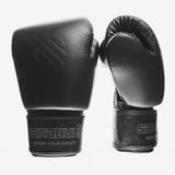Sanabul Battle Forged Muay Thai Boxhandschuhe - Schwarz