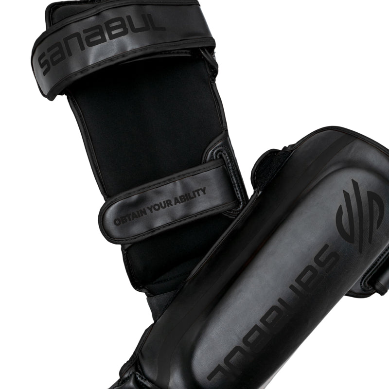 Sanabul Essential Hook and Loop Schienbeinschoner - Schwarz